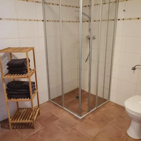Fuer 2 Personen Wohn Und Schlafzimmer Duschbad Wi8