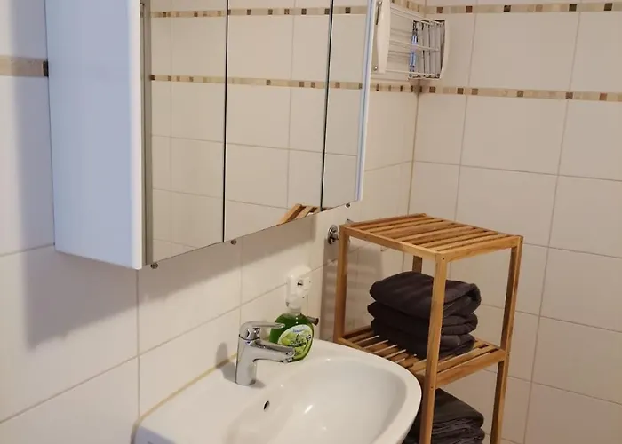 Fuer 2 Personen Wohn Und Schlafzimmer Duschbad Wi8 アパート